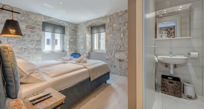 Split Palace Luxury Retreat