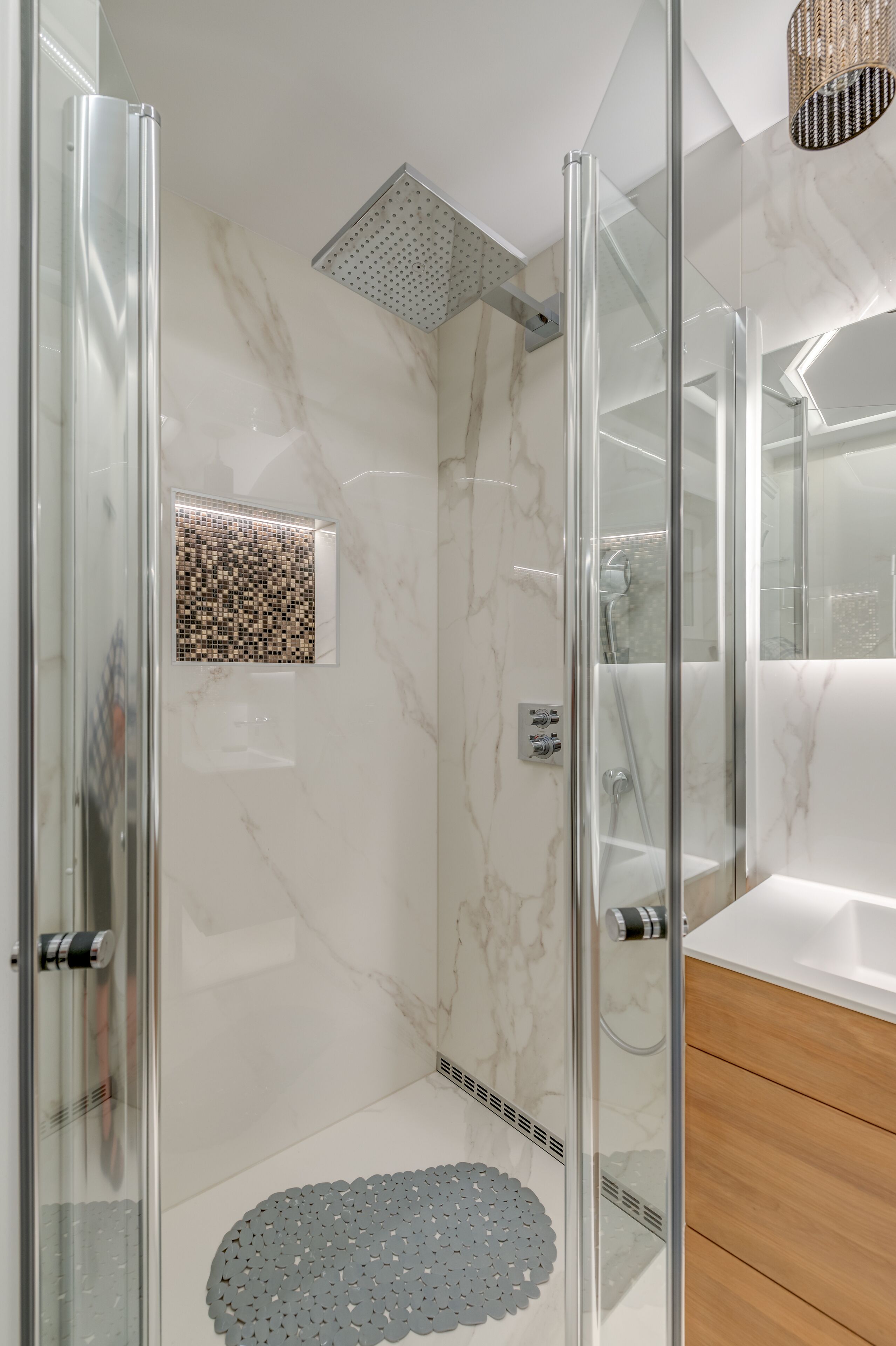 Deluxe Studio | Soundproofing, free WiFi