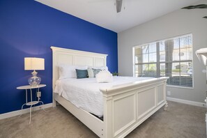 4 habitaciones, tabla de planchar con plancha y cuna de viaje 