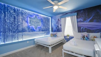 4 habitaciones, tabla de planchar con plancha y cuna de viaje