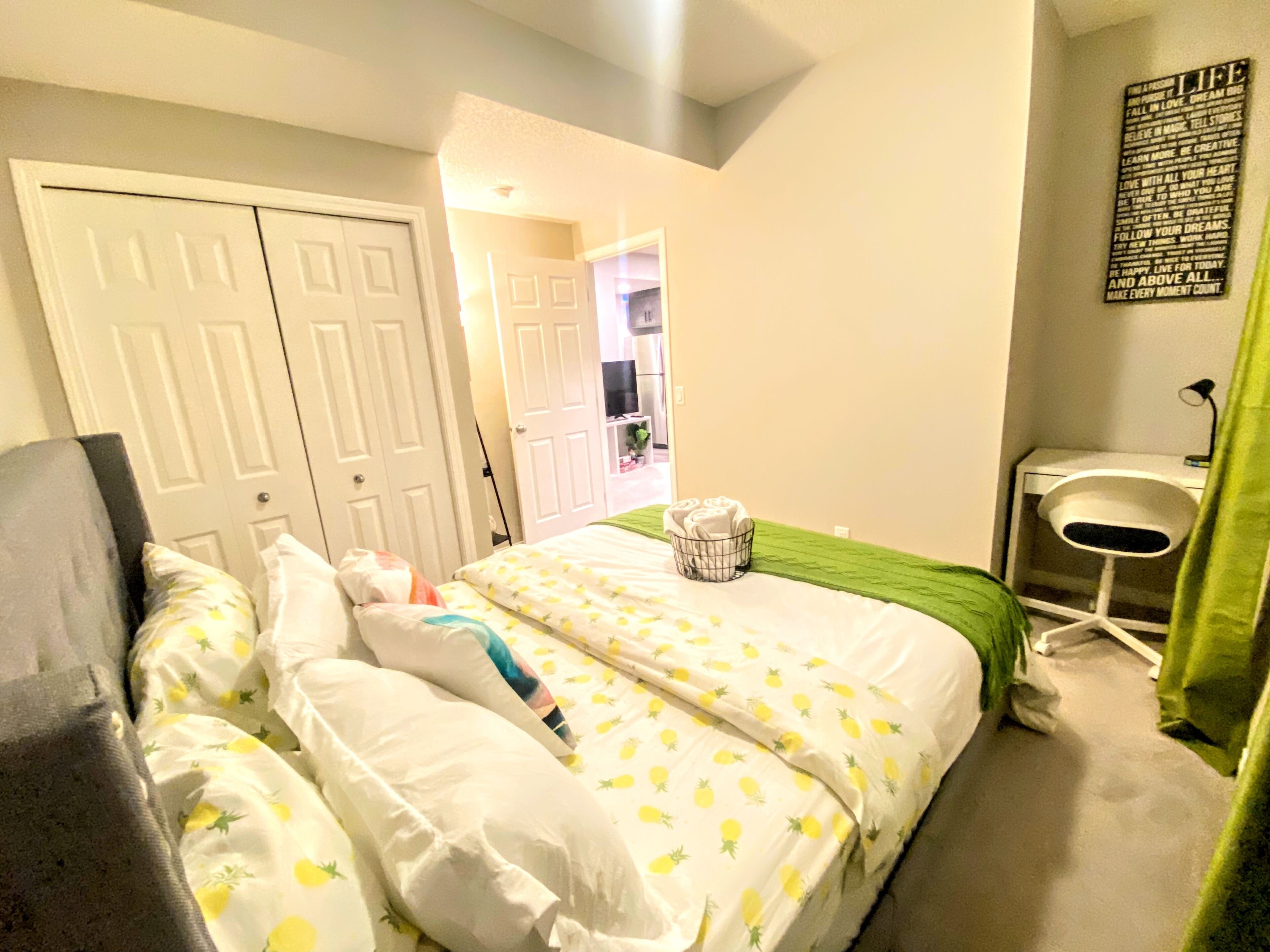 Newly Built and Cheerful 1-Bedroom Suite