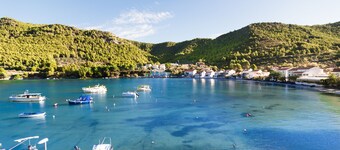 Zuljana - apartment with large terrace, sea view