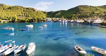 Zuljana - apartment with large terrace, sea view