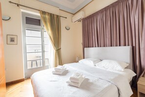 4 bedrooms, iron/ironing board, free WiFi, bed sheets