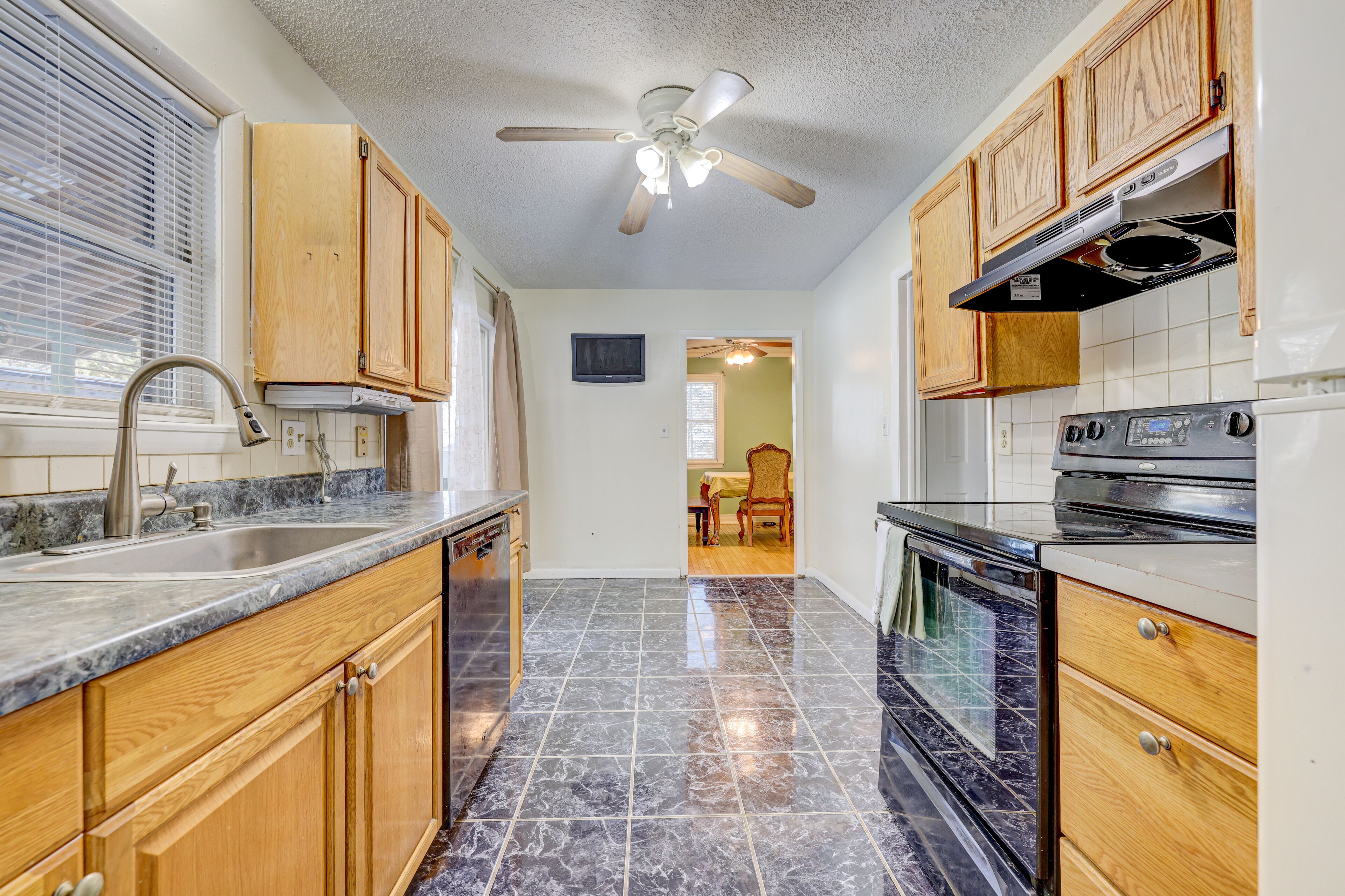 Cozy entire residential home! 15 minutes from camelback