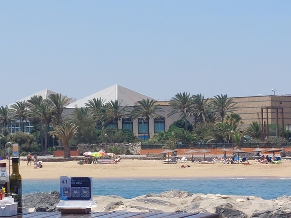 Beach nearby, sun loungers, beach towels