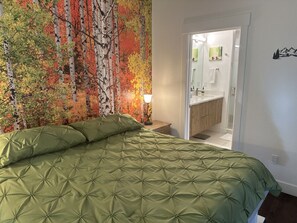 2 bedrooms, iron/ironing board, travel cot, free WiFi - Access to many ski areas! Great restaurants! Close to I 70. (Silverthorne)