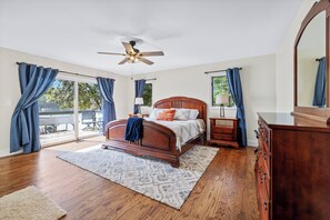 3 bedrooms, desk, iron/ironing board, WiFi