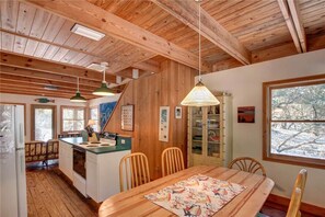Dining - 1214 - Toad Hall - Cozy Corolla Cottage | Walk to Beach & Village (Corolla)