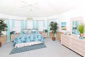 4 bedrooms, Internet, bed sheets