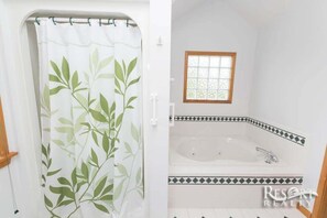 Badewanne, Whirlpool, Handtücher