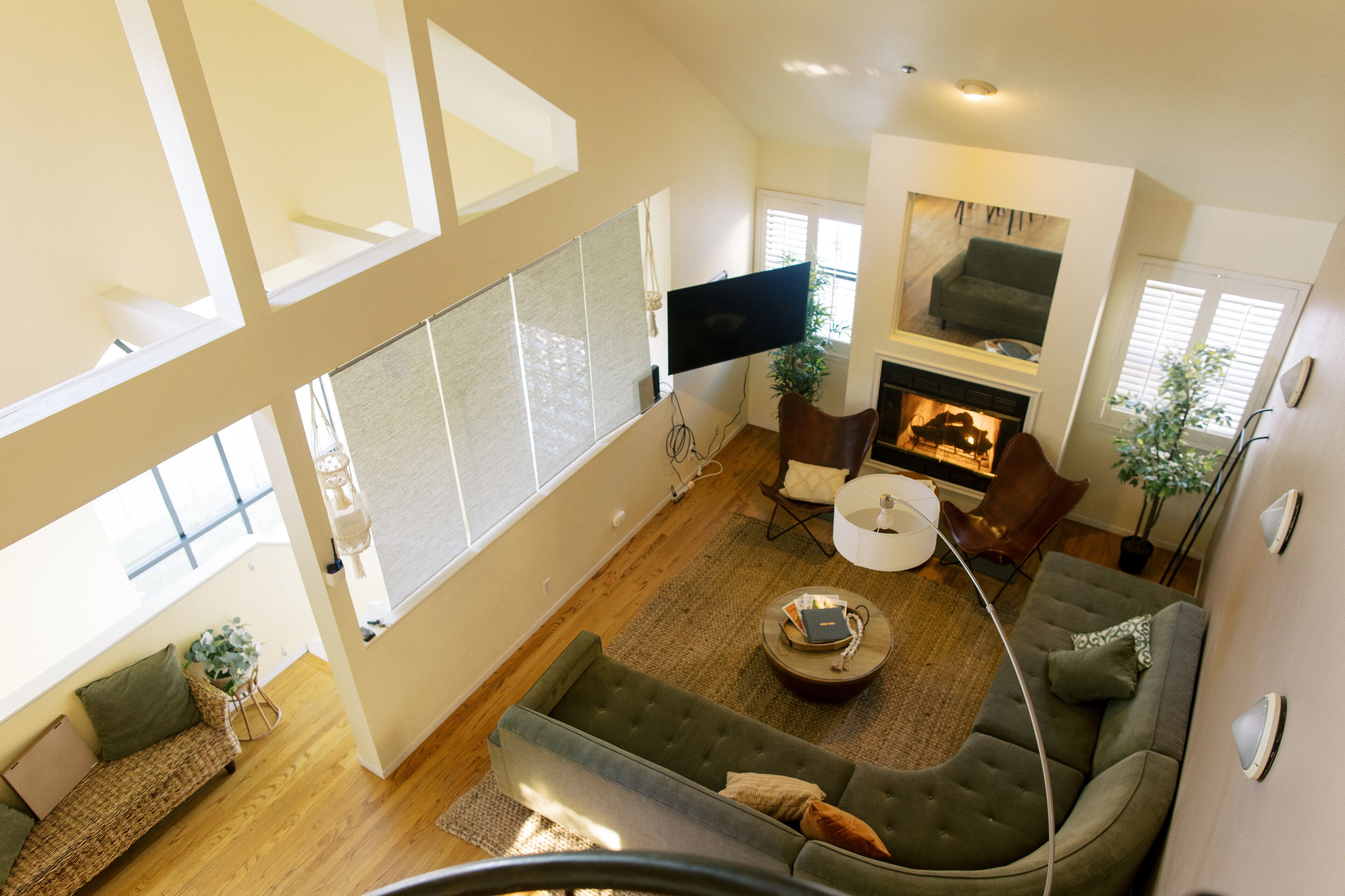 Downtown Millbrae- 5 min from SFO/BART