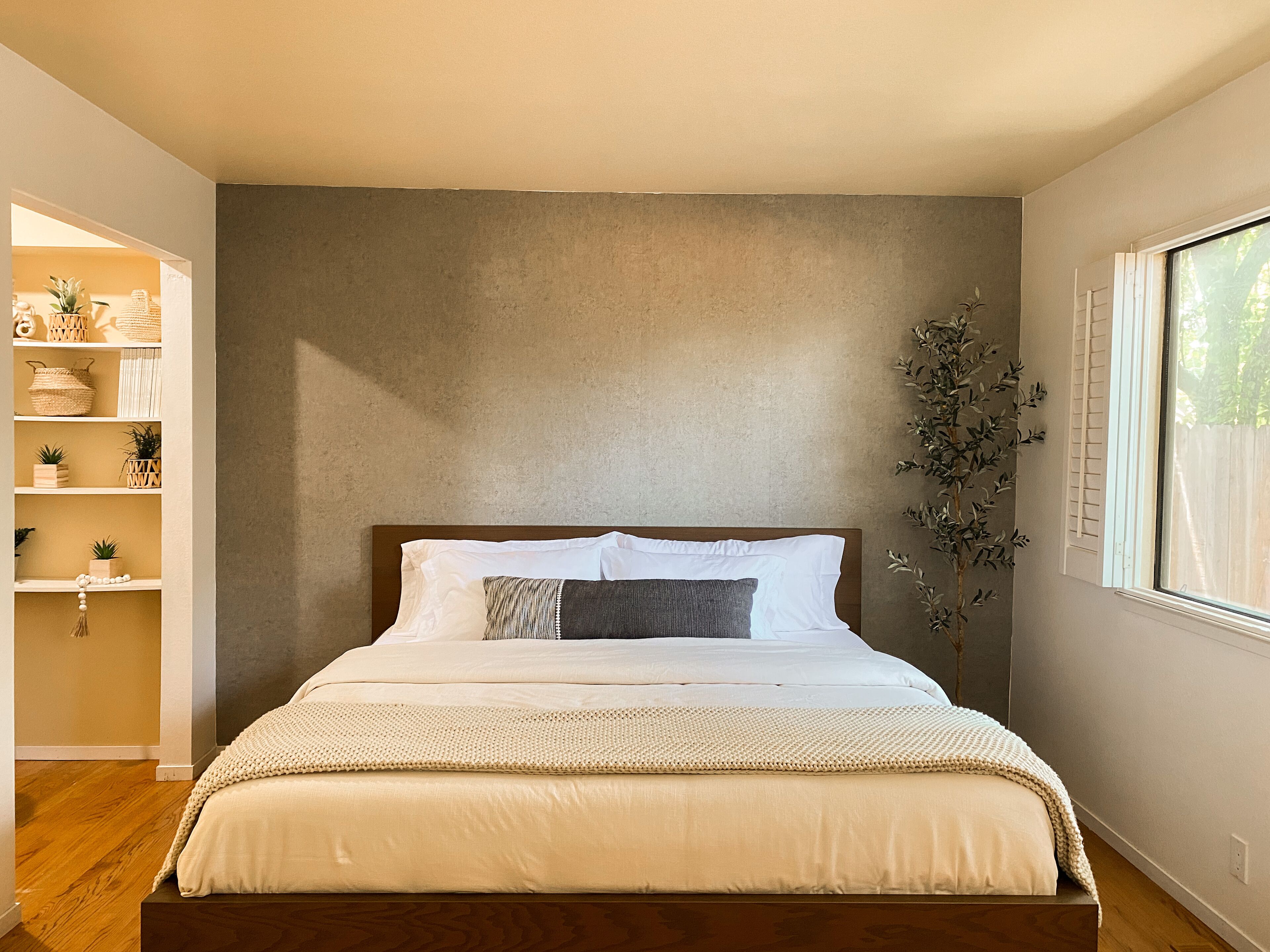 Downtown Millbrae- 5 min from SFO/BART