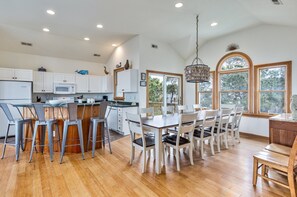 Dining - 1559 - Sound Retreat, 6-bed 4.5-bath soundfront home in Corolla NC, pet friendly, private pool (Corolla)
