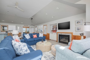 TV, DVD player, stereo - 1618 - Dune Buggy - Walk to Beach | Private Pool & Hot Tub (Corolla)
