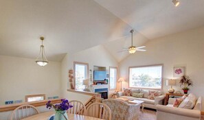 TV, lettore DVD, libri, videoteca