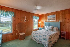 3 bedrooms, bed sheets