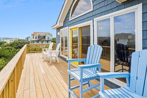 Property grounds - 1881 - The Phyrst, 4-bed, 3.5-bath home in the beautiful Ocean Sands neighborhood of Corolla, NC (Corolla)