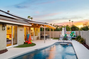 Piscina all'aperto, una piscina riscaldata