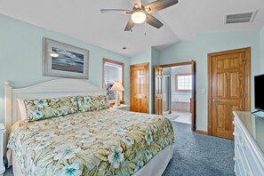 4 bedrooms, desk, free WiFi, bed sheets