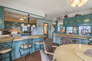 Dining - 2885 - Cobb Station, Oceanside home perched high on a rise with great ocean views & sea breezes (Duck)