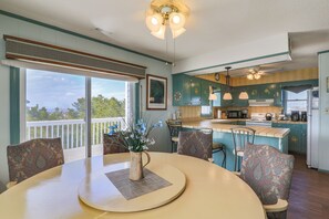 Dining - 2885 - Cobb Station, Oceanside home perched high on a rise with great ocean views & sea breezes (Duck)