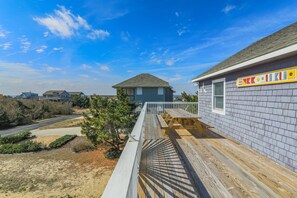 Outdoor dining - 2885 - Cobb Station, Oceanside home perched high on a rise with great ocean views & sea breezes (Duck)