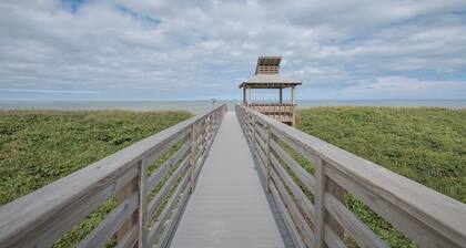 3186 - The Gathering Place, OBX Condo w/ Oceanview - 2 Minute Walk to the Beach!