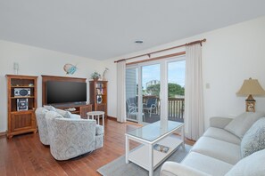 Televisión, reproductor de DVD y estéreo 