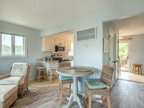 Interior - 4210- Changes in Latitude, Georgetown Sands condo, outdoor shower, with community pool and tennis (Duck)