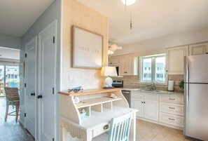 Fridge, microwave, oven, stovetop - 4210- Changes in Latitude, Georgetown Sands condo, outdoor shower, with community pool and tennis (Duck)