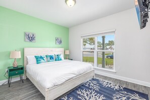 4 Schlafzimmer, Schreibtisch, Bügeleisen/Bügelbrett, Reisekinderbett