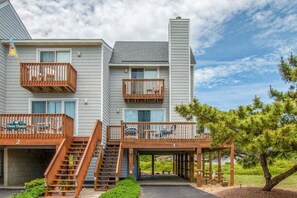 Exterior - 4220- Timeless, WiFi, outdoor shower, picnic table, and community pool and tennis (Duck)