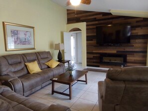 TV, bordtennis og bøker