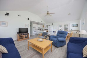 TV, DVD player - 5415- Liberty Call, Between the Highways | Nags Head | Sleeps 6 (Nags Head)