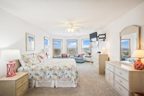 6 bedrooms, travel crib, internet, bed sheets