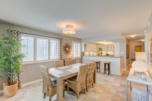 Dining - 5608- Surf Watch, Relax and Enjoy the Views from Your 3rd Floor Oceanfront Condo in Outer Banks (Nags Head)