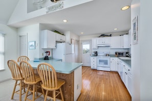 Fridge, microwave, oven, stovetop - 5647- Sandy Pause, Quiet, nicely decorated beach home with Village Beach Club access (Nags Head)