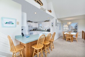 Dining - 5647- Sandy Pause, Quiet, nicely decorated beach home with Village Beach Club access (Nags Head)