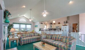 TV, DVD player, books - 5662- Sandfiddler, | Oceanside | Nags Head | Sleeps 16 (Nags Head)