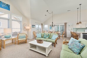 TV, DVD player, books, stereo - 5685- Seaside, | Oceanside | Village at Nags Head | Nags Head | Sleeps 12 (Nags Head)