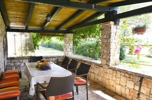 Outdoor dining - ODMOR POD MENDULOM (Vodnjan)