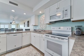 Fridge, microwave, oven, stovetop - 5740- Yachtsman 303,  | Oceanfront | Nags Head | Sleeps 6 (Nags Head)