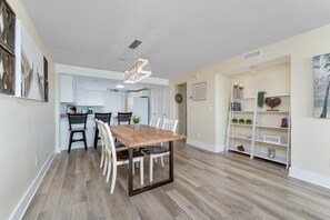 Dining - 5740- Yachtsman 303,  | Oceanfront | Nags Head | Sleeps 6 (Nags Head)