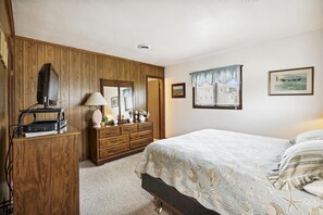 3 bedrooms, free WiFi, bed sheets
