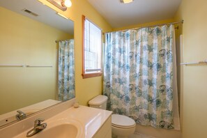 Baignoire, serviettes fournies
