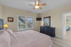 4 chambres, bureau, Wi-Fi, literie fournie
