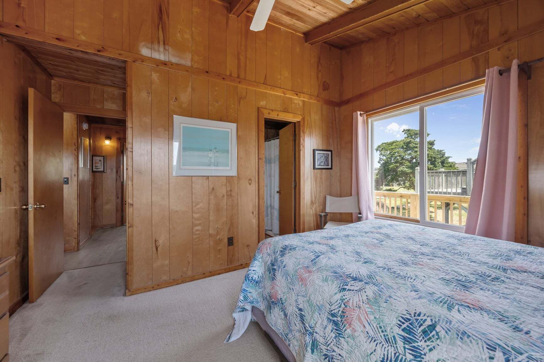 3 bedrooms, internet, bed sheets