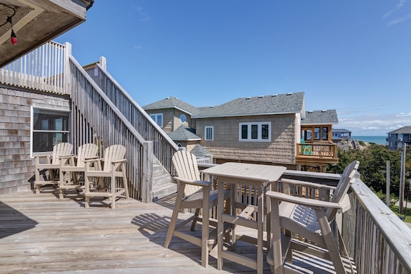 تناول الطعام بالخارج