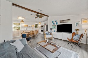 TV, stereo - 7850- Nepenthe, Classic Beach Home, Short Walk to Beach, Crow's Nest, Covered Decks. (Frisco)